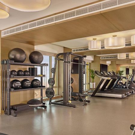 Hyatt Regency Al Kout Mall Kuwait City Exteriör bild The gym at the hotel