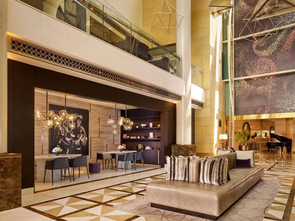 Hyatt Regency Al Kout Mall Kuwait City Exteriör bild The lobby of the hotel