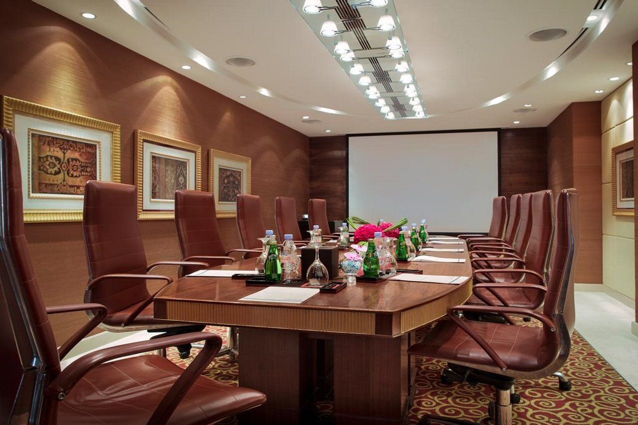 Hyatt Regency Al Kout Mall Kuwait City Exteriör bild A boardroom